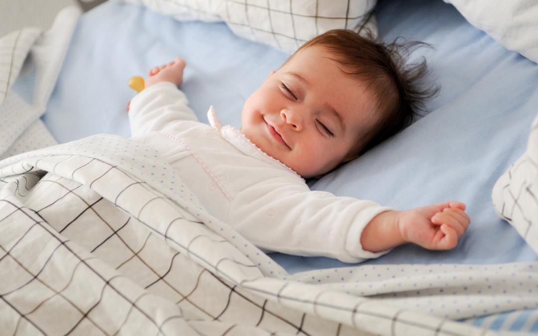 Até que idade é normal uma criança fazer xixi na cama?